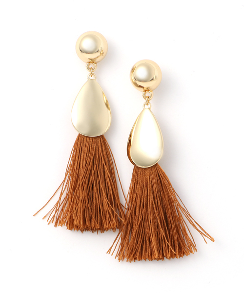 MOUSSY（マウジー）の「VOLUME FRINGE EARRING（ピアス（両耳用）・レディース・ブラック/キャメル・FREE）」の2枚目の写真
