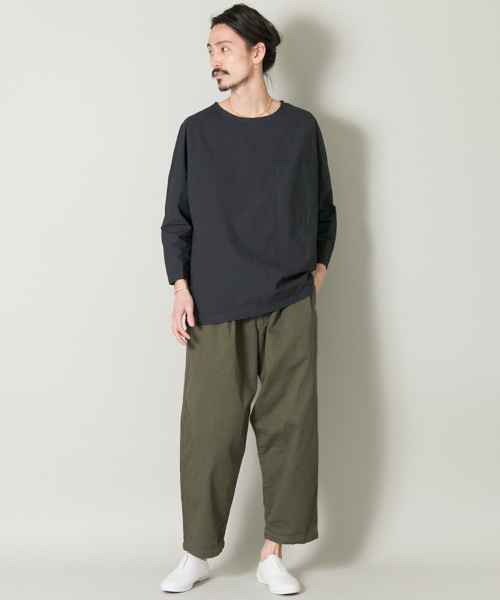 URBAN RESEARCH（アーバンリサーチ）の「RED SEAM タックトラウザー（その他パンツ・メンズ・ブラック/カーキ・MEDIUM/LARGE）」の7枚目の写真