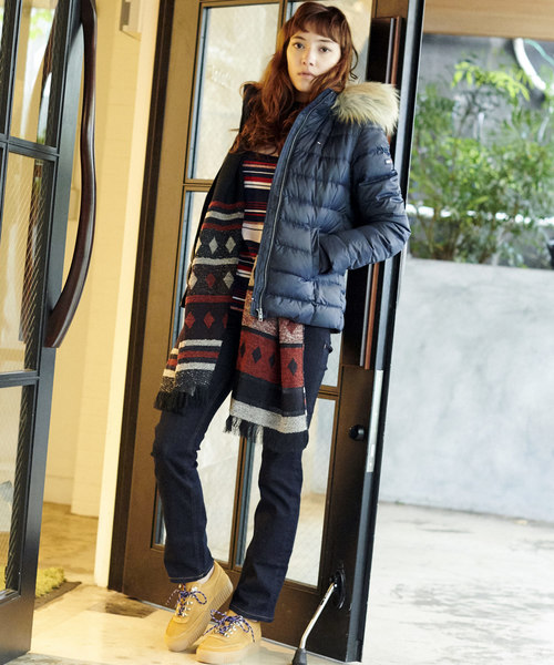 HILFIGER DENIM（ヒルフィガーデニム）の「ストレートフィットジーンズNDST（デニムパンツ・レディース・インディゴブルー・26inch/28inch/24inch/27inch/25inch）」の12枚目の写真