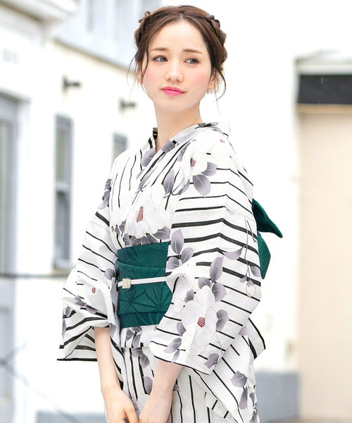 bonheur saisons（ボヌールセゾン）の「浴衣3点セット （浴衣＋帯＋下駄）「bonheur saisons/ボヌールセゾン」（浴衣・レディース・ホワイト系その他/ブルー系その他/レッド系その他/ホワイト×イエロー/ホワイト系その他2/ホワイト系その他3/ホワイト系その他4/ブルー系その他2/ブルー系その他3/ブルー系その他4・FREE）」の2枚目の写真