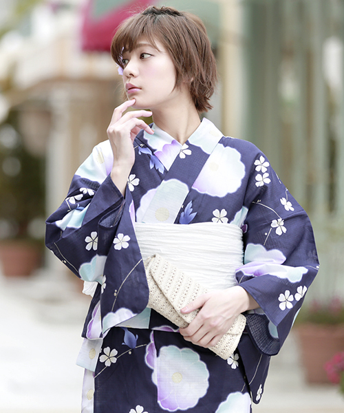 bonheur saisons（ボヌールセゾン）の「浴衣3点セット （浴衣＋帯＋下駄）「bonheur saisons/ボヌールセゾン」（浴衣・レディース・ホワイト系その他/ブルー系その他/レッド系その他/ホワイト×イエロー/ホワイト系その他2/ホワイト系その他3/ホワイト系その他4/ブルー系その他2/ブルー系その他3/ブルー系その他4・FREE）」の6枚目の写真