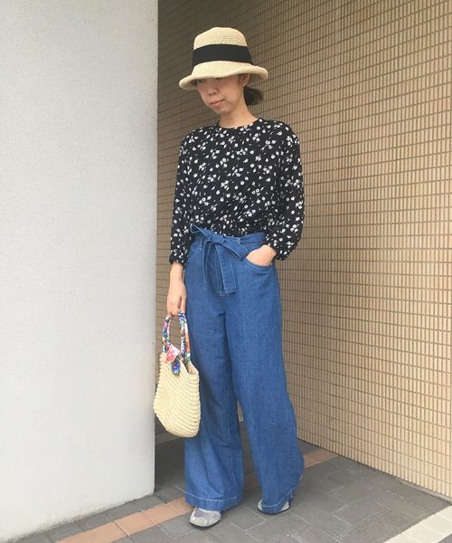 Petit Honfleur(プチオンフルール)の「◇カタログ掲載◇【麻シリーズ】麻入りデニムワイドパンツ(デニムパンツ・レディース・ネイビー/ブルー・70/61/64/67)」の4枚目の写真