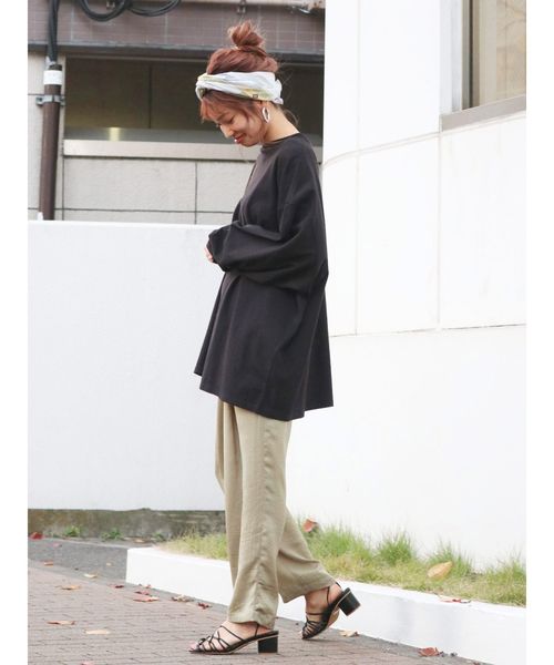 Ungrid（アングリッド）の「ビッグシルエットロングスリーブTee（Tシャツ/カットソー・レディース・ブラック/オフホワイト/グレー/ブラウン・FREE）」の11枚目の写真