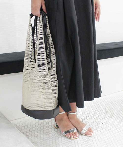 MODE ROBE（モードローブ）の「メッシュバッグ（トートバッグ・レディース・ブラック/ベージュ/ブラウン・FREE）」の2枚目の写真