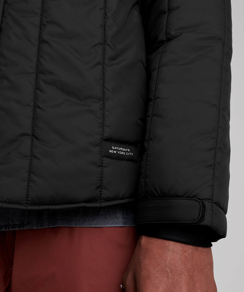 Saturdays NYC（サタデーズ ニューヨークシティ ）の「Jones Puffer Jacket（ブルゾン・メンズ・ブラック/ネイビー・X-SMALL/S/M/L/X-LARGE）」の8枚目の写真