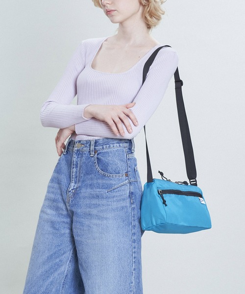 Drifter(ドリフター)の「TRIANGLE SHOULDER/トライアングルショルダー(ショルダーバッグ・レディース・スカイブルー/ブラック/パープル/タン/レオパード/オレンジ/ケリーグリーン/ネイビー系/ベージュ系/ブラック×ブラック/ブラウン系その他/ダークグリーン/バーガンディー/ピーコックグリーン系/ブラック系その他・FREE)」の9枚目の写真