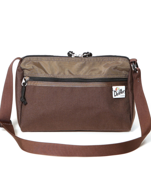 Drifter（ドリフター）の「TRIANGLE SHOULDER／トライアングルショルダー（ショルダーバッグ・レディース・スカイブルー/ブラック/パープル/タン/レオパード/オレンジ/ケリーグリーン/ネイビー系/ベージュ系/ブラック×ブラック/ブラウン系その他/ダークグリーン/バーガンディー・FREE）」の4枚目の写真