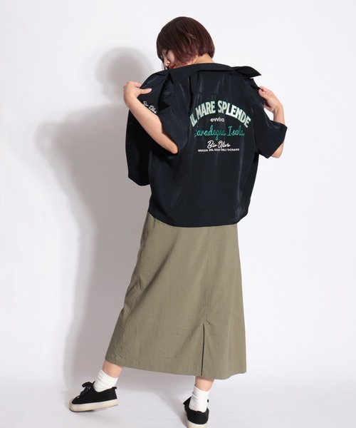 POWER TO THE PEOPLE(パワートゥーザピープル)の「POWER TO THE PEOPLE 両面刺繍 半袖オープンカラーシャツ(シャツ/ブラウス・レディース・ブラック/ダークグリーン/ピンク/グリーン系その他/ブラック系その他/ブラック系その他2/カーキ/ベージュ/イエロー/グリーン系その他2/ピンク系その他/オレンジ・M/L)」の15枚目の写真