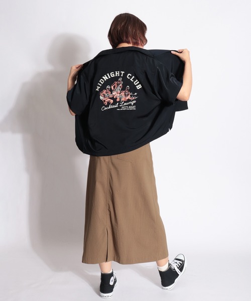 POWER TO THE PEOPLE(パワートゥーザピープル)の「POWER TO THE PEOPLE 両面刺繍 半袖オープンカラーシャツ(シャツ/ブラウス・レディース・ブラック/ダークグリーン/ピンク/グリーン系その他/ブラック系その他/ブラック系その他2/カーキ/ベージュ/イエロー/グリーン系その他2/ピンク系その他/オレンジ・M/L)」の19枚目の写真