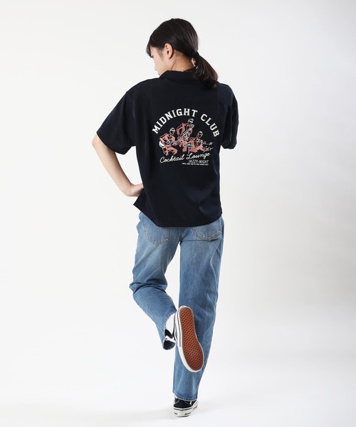 POWER TO THE PEOPLE(パワートゥーザピープル)の「POWER TO THE PEOPLE 両面刺繍 半袖オープンカラーシャツ(シャツ/ブラウス・レディース・ブラック/ダークグリーン/ピンク/グリーン系その他/ブラック系その他/ブラック系その他2/カーキ/ベージュ/イエロー/グリーン系その他2/ピンク系その他/オレンジ・M/L)」の22枚目の写真