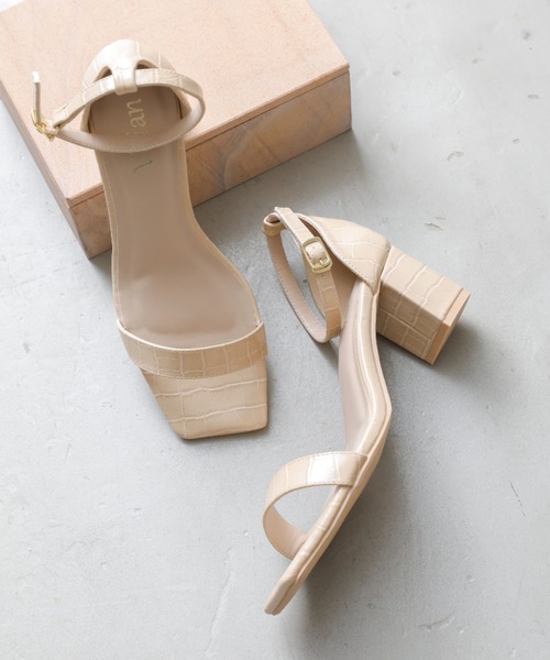 VIVIAN（ヴィヴィアン）の「スクエアトゥアンクルストラップサンダル（サンダル・レディース・Royal/ベージュ系その他6/D/ブラック系その他2/ブラック系その他3/ブラック×グリーン/インディゴ×ゴールド/E/PINK/パイソン/シルバー/White・SS/S/M/L/LL）」の9枚目の写真