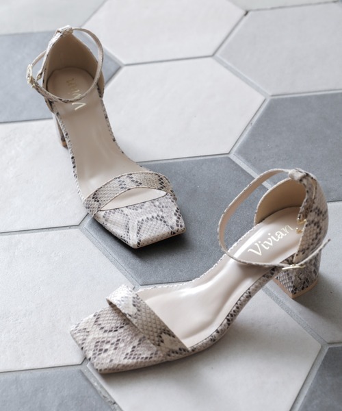 VIVIAN（ヴィヴィアン）の「スクエアトゥアンクルストラップサンダル（サンダル・レディース・Royal/ベージュ系その他6/D/ブラック系その他2/ブラック系その他3/ブラック×グリーン/インディゴ×ゴールド/E/PINK/パイソン/シルバー/White・SS/S/M/L/LL）」の12枚目の写真