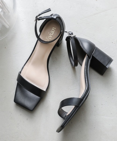 VIVIAN（ヴィヴィアン）の「スクエアトゥアンクルストラップサンダル（サンダル・レディース・Royal/ベージュ系その他6/D/ブラック系その他2/ブラック系その他3/ブラック×グリーン/インディゴ×ゴールド/E/PINK/パイソン/シルバー/White・SS/S/M/L/LL）」の2枚目の写真