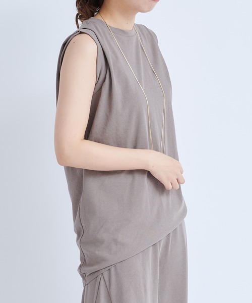 DouDou（ドゥドゥ）の「セットアップタック袖プルオーバー（Tシャツ/カットソー・レディース・ブラック/グレイッシュベージュ・FREE）」の2枚目の写真