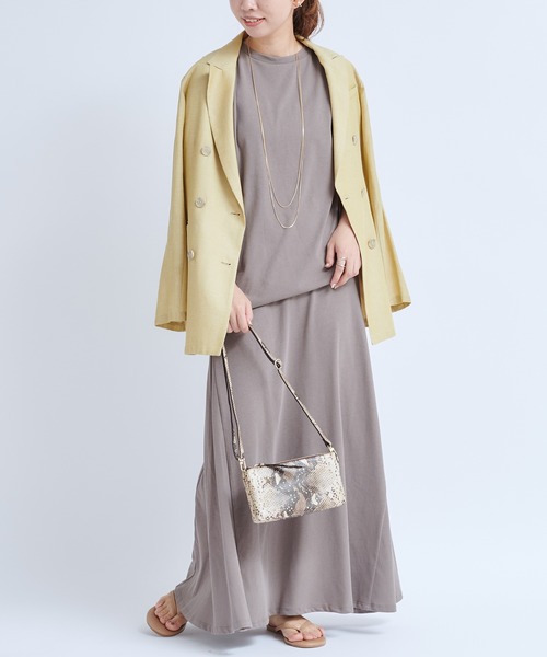 DouDou（ドゥドゥ）の「セットアップタック袖プルオーバー（Tシャツ/カットソー・レディース・ブラック/グレイッシュベージュ・FREE）」の19枚目の写真