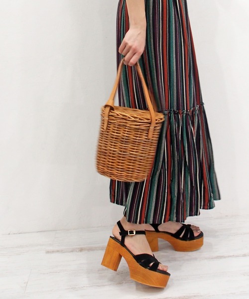 あしながおじさん(アシナガオジサン)の「厚底ウッドソールサンダル / あしながおじさん(サンダル・レディース・ブラック/イエロー/ベージュ・L/S/M/LL)」の6枚目の写真