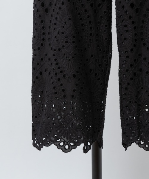 Rewde（ルゥデ）の「【雑誌掲載】コットン刺繍レースフレアパンツ（1R12-03066）（その他パンツ・レディース・ホワイト/ブラック・S/M）」の4枚目の写真