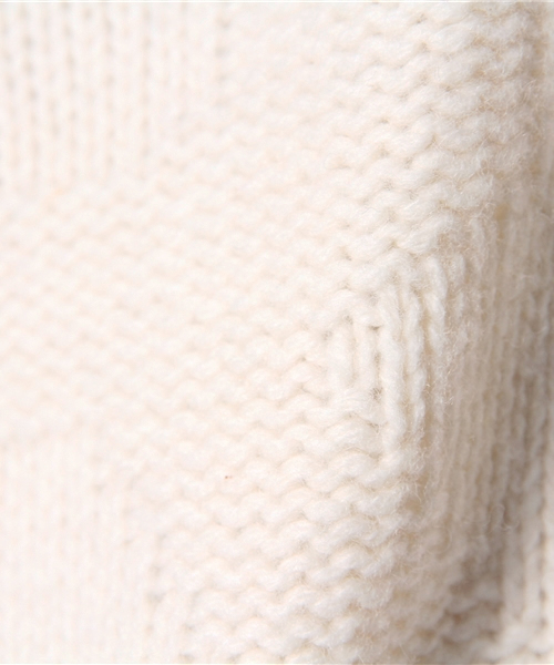 R.NEWBOLD（アールニューボールド）の「TURTLENECK KNIT/245401 4A407（ニット/セーター・メンズ・ホワイト/ネイビー/イエロー系その他・MEDIUM/X-LARGE/LARGE）」の13枚目の写真
