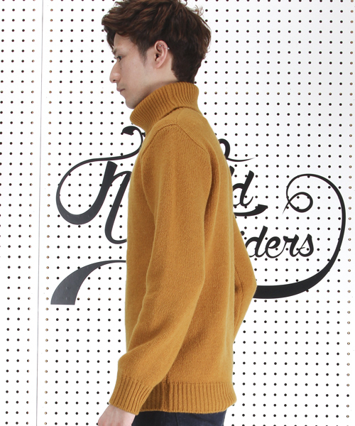 R.NEWBOLD（アールニューボールド）の「TURTLENECK KNIT/245401 4A407（ニット/セーター・メンズ・ホワイト/ネイビー/イエロー系その他・MEDIUM/X-LARGE/LARGE）」の21枚目の写真
