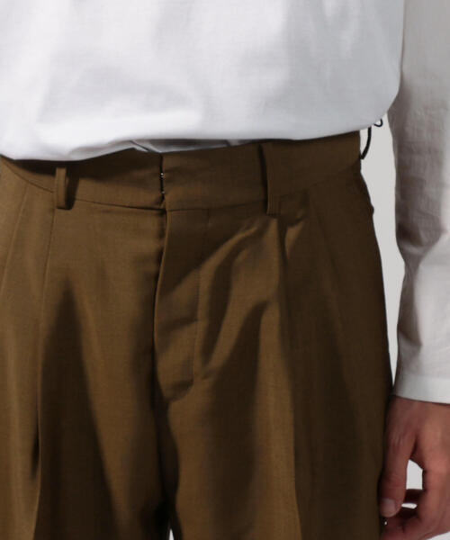 TOMORROWLAND (トゥモローランド)の「ウールモヘヤトロピカル 2プリーツワイドパンツ CANONICO(スラックス・メンズ・キャメル/ブルー/ネイビー/チャコールグレー・XS/S/M)」の14枚目の写真