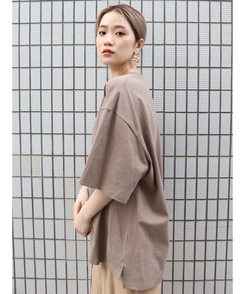 MURUA(ムルーア)の「USコットンルーズTee(Tシャツ/カットソー・レディース・ホワイト/ブラック/ダークグレー/モカ・FREE)」の4枚目の写真