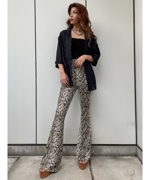 EGOIST（エゴイスト）の「光沢シアー半袖シャツ（シャツ/ブラウス・レディース・ホワイト/ブラック/ライトブラウン・FREE）」の6枚目の写真