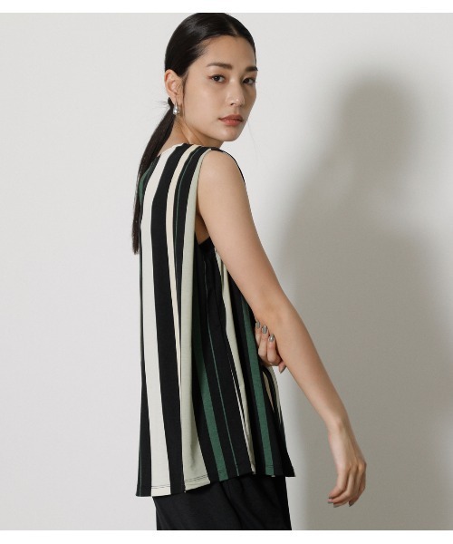 AZUL by moussy(アズールバイマウジー)の「GLOSSY COOL BACK TUCK TANK(タンクトップ・レディース・ブラック/グレー系その他/グリーン系その他・MEDIUM/SMALL)」の8枚目の写真