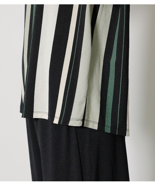 AZUL by moussy(アズールバイマウジー)の「GLOSSY COOL BACK TUCK TANK(タンクトップ・レディース・ブラック/グレー系その他/グリーン系その他・MEDIUM/SMALL)」の13枚目の写真