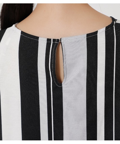 AZUL by moussy(アズールバイマウジー)の「GLOSSY COOL BACK TUCK TANK(タンクトップ・レディース・ブラック/グレー系その他/グリーン系その他・MEDIUM/SMALL)」の14枚目の写真