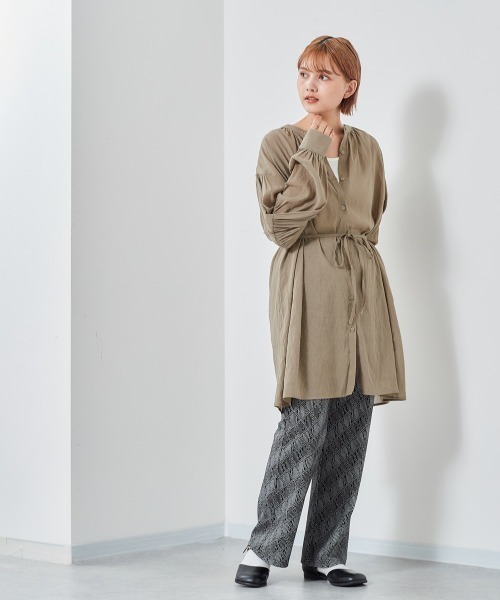 cepo（セポ）の「ボリュームスリーブ　ガウンショートワンピース　３WAY（シャツワンピース・レディース・ベージュ/ブラック/グレー・M）」の3枚目の写真