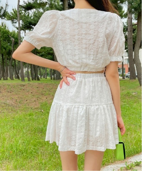 chuu(チュー)の「CHUU パンチング刺繍セットアップ(セットアップ・レディース・アイボリー・FREE)」の2枚目の写真