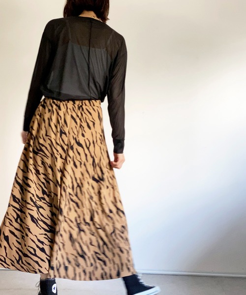 ottilie(オティーリエ)の「シアーロングスリーブPO(Tシャツ/カットソー・レディース・ブラック/ベージュ・FREE)」の7枚目の写真