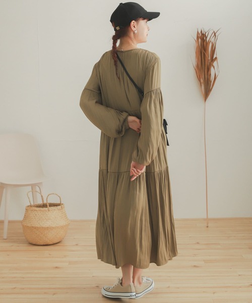 SENSE OF PLACE by URBAN RESEARCH（センスオブプレイスバイアーバンリサーチ）の「ティアードワンピース（ワンピース・レディース・カーキ/ブルー/ブラック/ライトベージュ・ONE）」の21枚目の写真