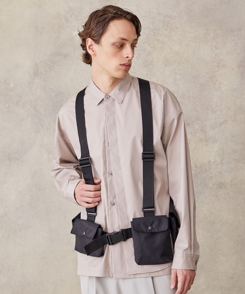 PUBLIC TOKYO(パブリックトウキョウ)の「ベルテッドポーチベスト(ボディバッグ/ウエストポーチ・メンズ・ブラック/カーキ・1)」の2枚目の写真
