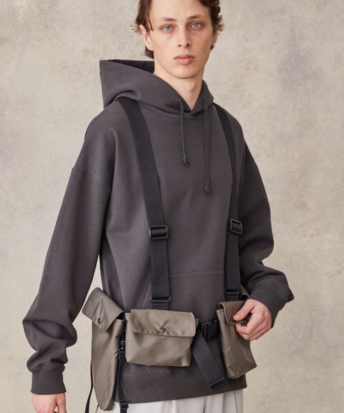 PUBLIC TOKYO(パブリックトウキョウ)の「ベルテッドポーチベスト(ボディバッグ/ウエストポーチ・メンズ・ブラック/カーキ・1)」の14枚目の写真