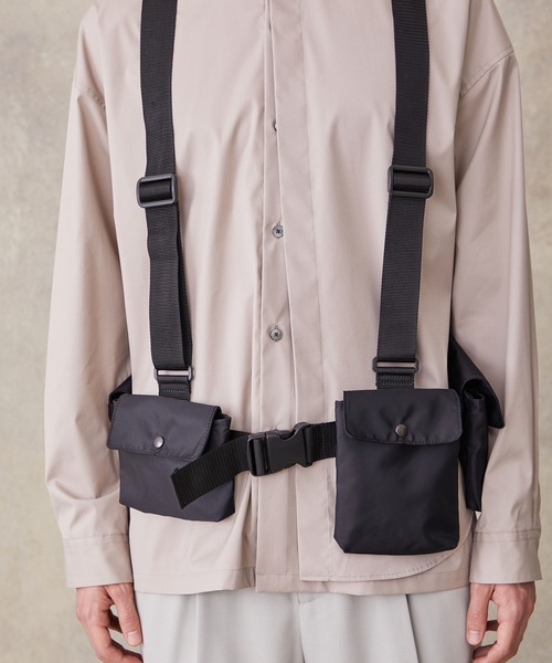 PUBLIC TOKYO(パブリックトウキョウ)の「ベルテッドポーチベスト(ボディバッグ/ウエストポーチ・メンズ・ブラック/カーキ・1)」の22枚目の写真