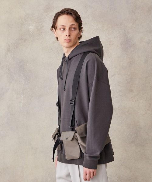 PUBLIC TOKYO(パブリックトウキョウ)の「ベルテッドポーチベスト(ボディバッグ/ウエストポーチ・メンズ・ブラック/カーキ・1)」の4枚目の写真