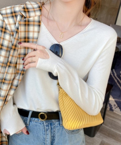 Primazel（プリマゼル）の「Vネック長袖シンプルニットソー（ニット/セーター・レディース・ホワイト/ブラック/モカ・M）」の15枚目の写真