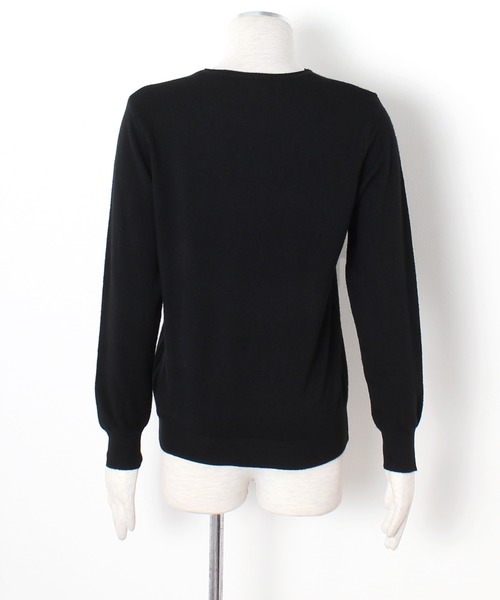 Primazel（プリマゼル）の「Vネック長袖シンプルニットソー（ニット/セーター・レディース・ホワイト/ブラック/モカ・M）」の6枚目の写真