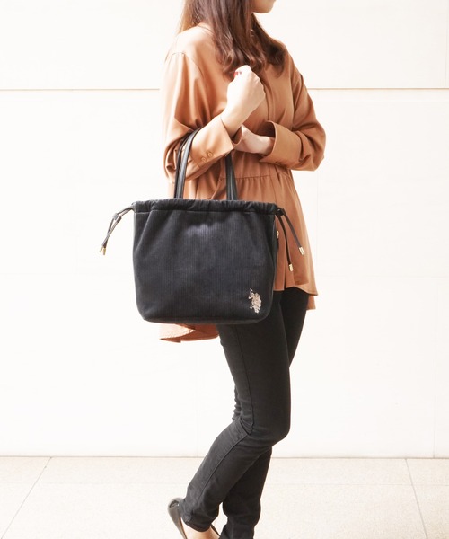 U.S. POLO ASSN.(ユーエスポロアッスン)の「【U.S. POLO ASSN.】 ユーエスポロアッスン コーデュロイ 2WAY巾着バッグ(ハンドバッグ・レディース・ブラック/ベージュ/ホワイト×ブラック・FREE)」の12枚目の写真