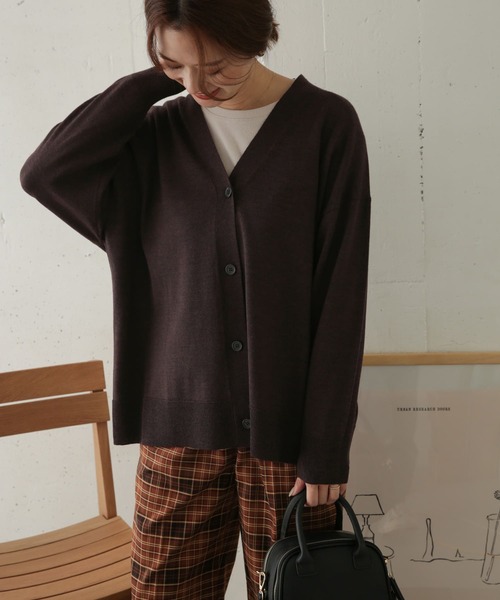 URBAN RESEARCH DOORS(アーバンリサーチドアーズ)の「ウールワイドVネックカーディガン(カーディガン/ボレロ・レディース・オートミール/ダークブラウン/ライトグレー・ONE)」の2枚目の写真
