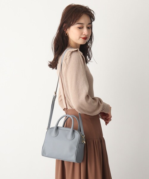 AG by aquagirl(エージーバイアクアガール)の「◆フェイクレザーボックスボストン【2WAY】(ボストンバッグ・レディース・オフホワイト/グレー/ネイビー・00)」の1枚目の写真