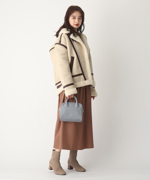 AG by aquagirl(エージーバイアクアガール)の「◆フェイクレザーボックスボストン【2WAY】(ボストンバッグ・レディース・オフホワイト/グレー/ネイビー・00)」の11枚目の写真