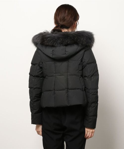 B'2nd(ビーセカンド)の「TATRAS(タトラス) POCH/マットショート(ダウンジャケット/コート・レディース・ブラック・2)」の4枚目の写真