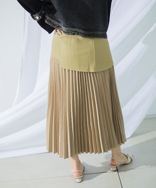 mona Belinda(モナベリンダ)の「合皮切替プリーツスカート(スカート・レディース・イエロー/アイボリー・FREE)」の17枚目の写真