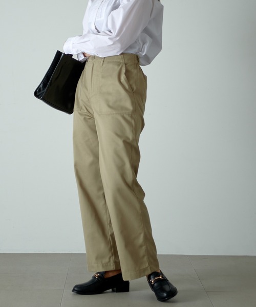 KANGOL EXTRA COMFORT（カンゴールエクストラコンフォート）の「【KANGOL EXTRA COMFORT(カンゴール エクストラコンフォート)】《WEB限定》ワイドストレート ロゴ刺繍ツイル ベイカーパンツ（その他パンツ・レディース・ブラック/ベージュ/カーキ・LL/M/L）」の22枚目の写真