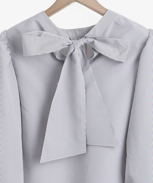 MAJESTIC LEGON（マジェスティックレゴン）の「バックリボンエアリーブラウス（シャツ/ブラウス・レディース・ライトグレー/アイボリー/グレー系その他・MEDIUM）」の15枚目の写真