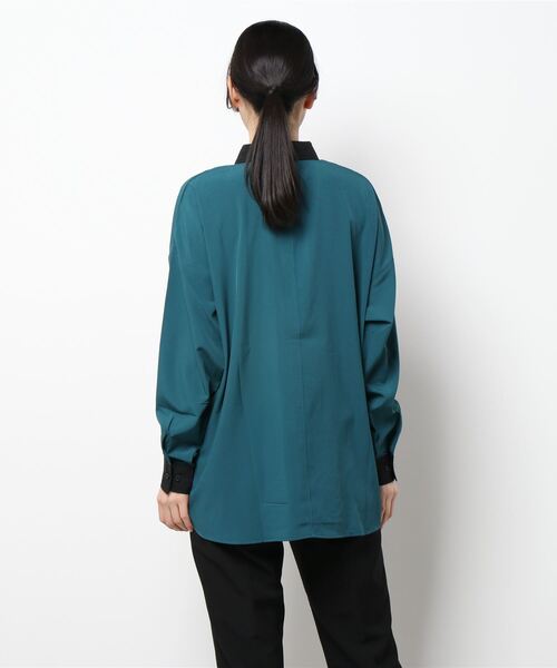 INASTUDIOS ZOO（イーナストゥディオスズー）の「「INASTUDIOS SELECT」ポリストレッチ クレリックシャツ トップス レディース（シャツ/ブラウス・レディース・ホワイト/グレイッシュベージュ/チャコール/グリーン/サックスブルー/ブラック/ネイビー/パープル・MEDIUM/LARGE/X-LARGE）」の10枚目の写真