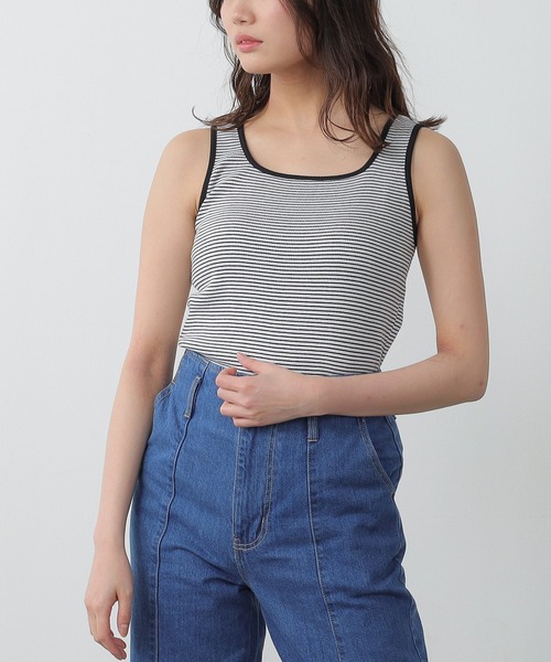 Honeys（ハニーズ）の「２ｗａｙタンクトップ（タンクトップ・レディース・ホワイト×イエロー/ブラック/ホワイト×グリーン/ホワイト系その他/オフホワイト/ホワイト×ブラック/グリーン/スミクロ・L/M/S/LL）」の4枚目の写真