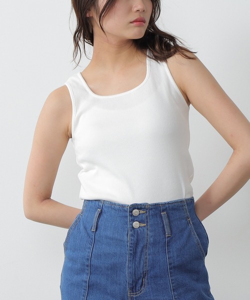 Honeys（ハニーズ）の「２ｗａｙタンクトップ（タンクトップ・レディース・ホワイト×イエロー/ブラック/ホワイト×グリーン/ホワイト系その他/オフホワイト/ホワイト×ブラック/グリーン/スミクロ・L/M/S/LL）」の2枚目の写真